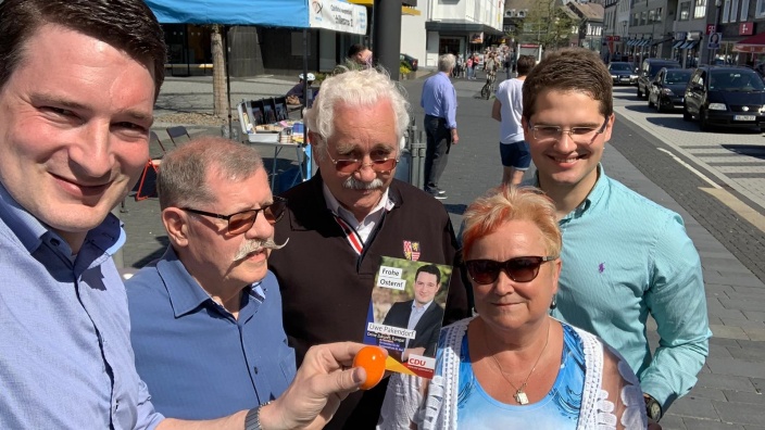 Ostereier-Canvassing mit unserem Mann für Europa Uwe Parkendorf